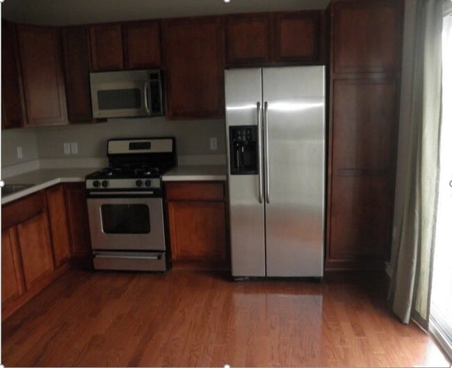 44721 Ellery Ln Unit Beautiful Condo in Novi