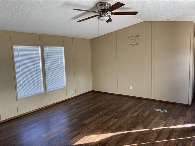 Photo - 135 Dv Byrd Ln