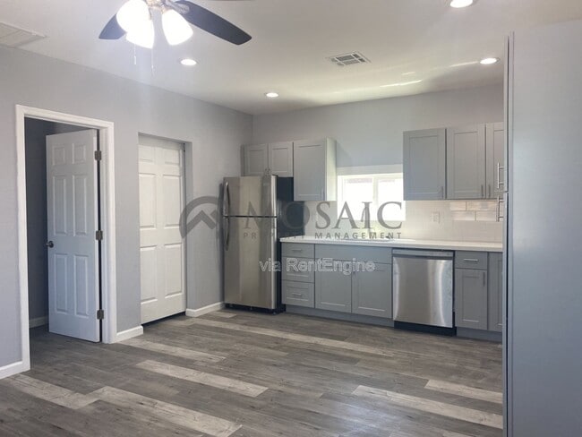 Photo - 257 E Oakland St