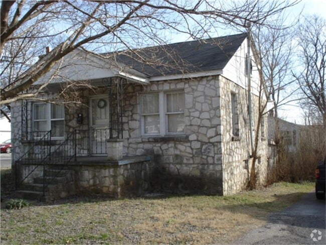 Building Photo - Single Family House