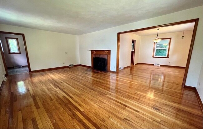 Photo - 4 Pinecrest Dr