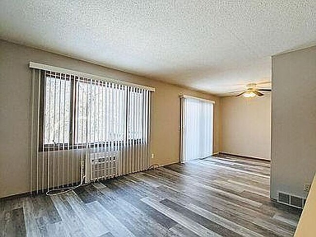 Photo - 230 Leighton Dr