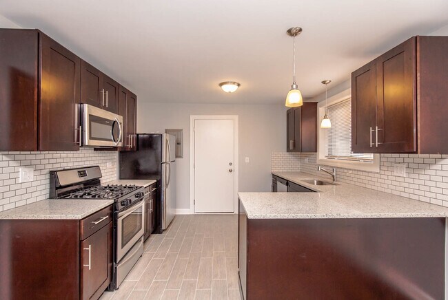 Photo - 6805 N Ridge Blvd Unit 104