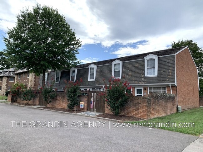 Photo - 1803 Grandin Rd SW