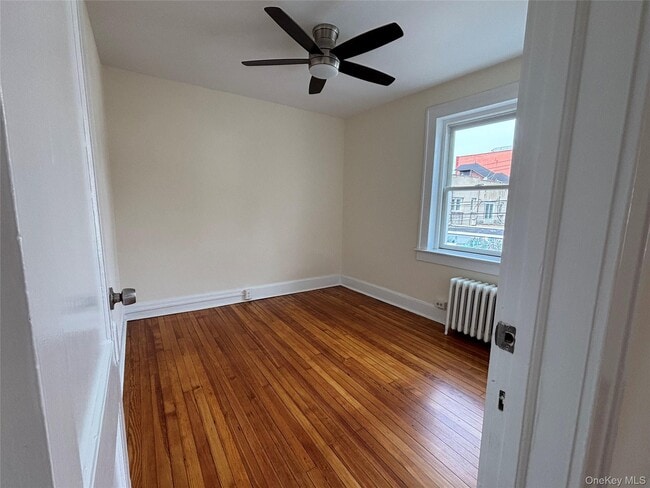 Photo - 8 E Carver St