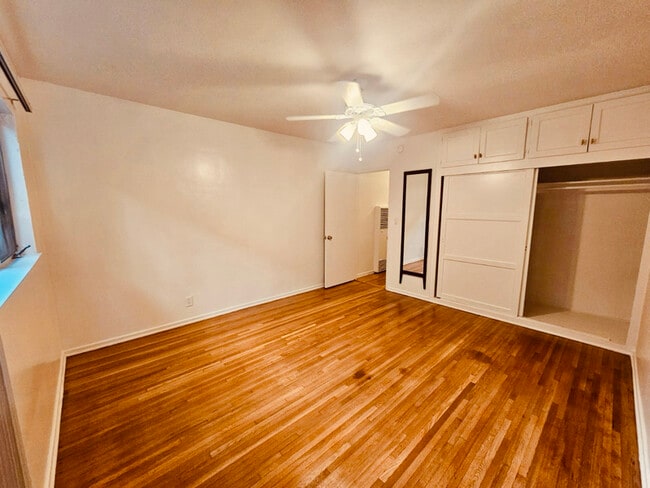 Photo - 1850 N La Brea Ave