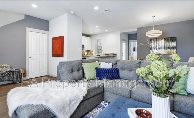 Photo - 1419 Coal Ave SW