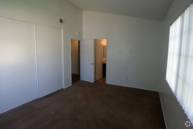 2 BR, 1.5BA-Master