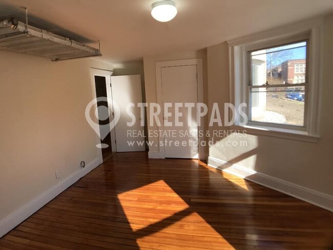 Photo - 3 bedroom in Boston MA 02135
