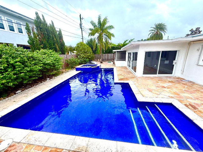 Photo - 2685 SE 5th St