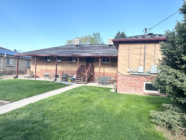 Photo - 3475 Ames St