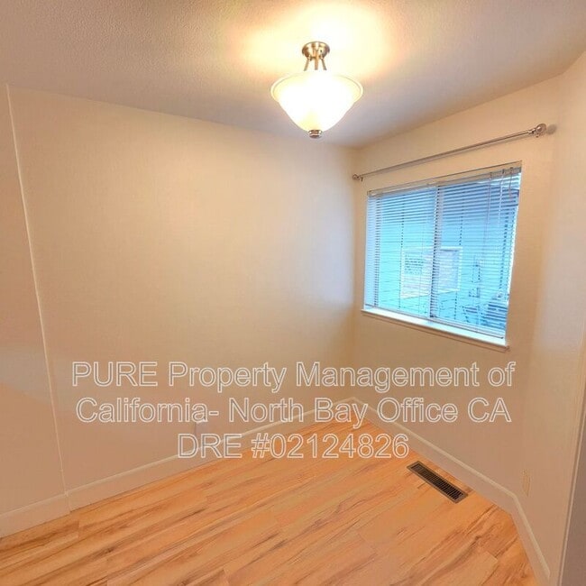 Photo - 21 Meadowbrook Ct