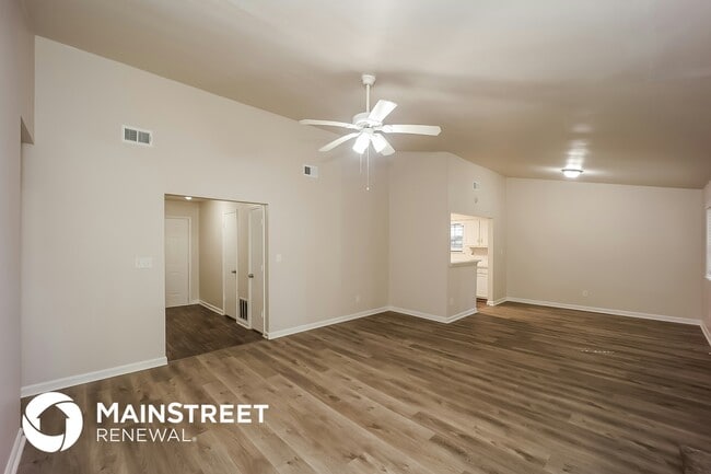 Photo - 380 Fleming Ct