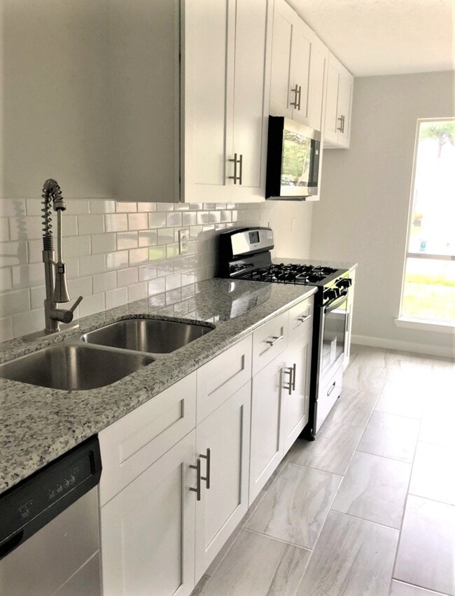 Photo - 1919 Oakwell Ln