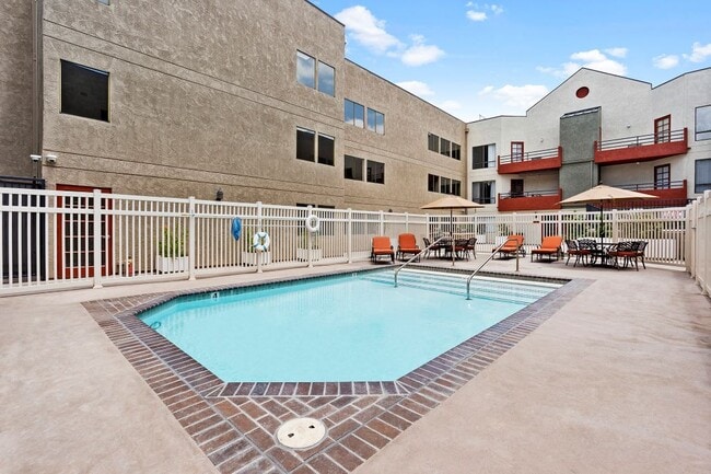 Building Photo - Woodland Trio Apartments
