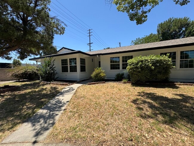 Building Photo - 9501 Laramie Ave Rental