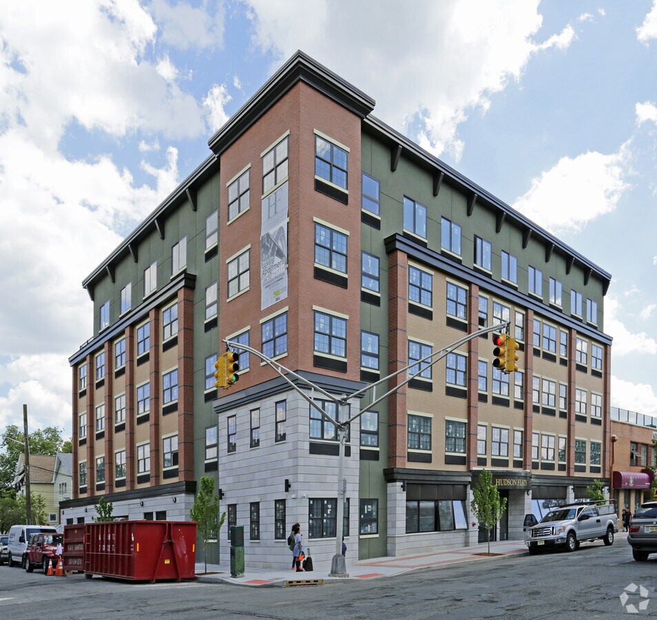 Hudson Flats - Hudson Flats Apartments