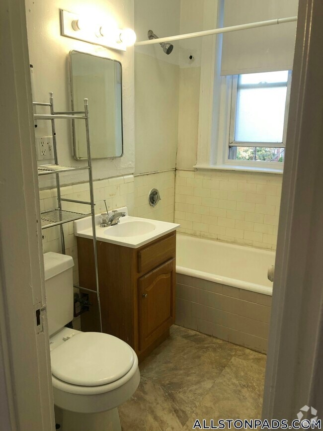 Building Photo - 99 Brainerd Rd Rental