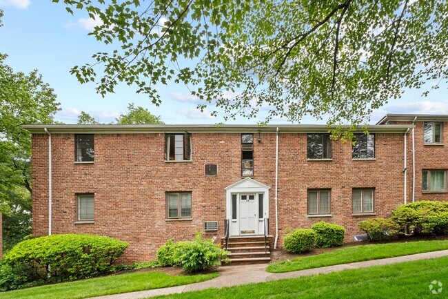 Building Photo - 33B Troy Dr Unit B Rental