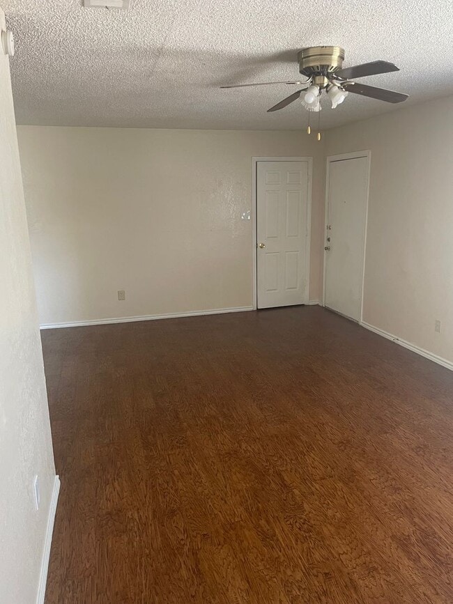 Photo - 809 SE 4th St