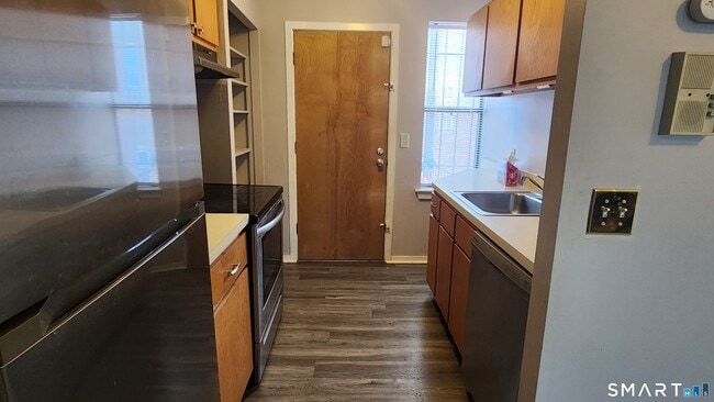 Photo - 18 Townley St Unit D3