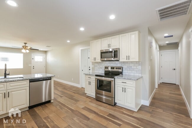 Photo - 5108 S 23rd Ave