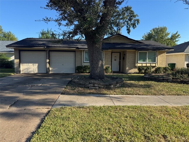 Building Photo - 5814 Viking Dr