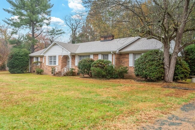 Photo - Available 5/9! Charming & Convenient Brick Ranch