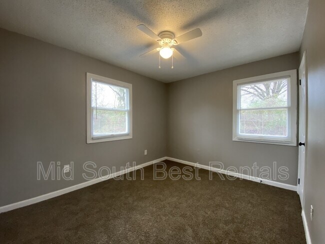 Photo - 3551 Carney St