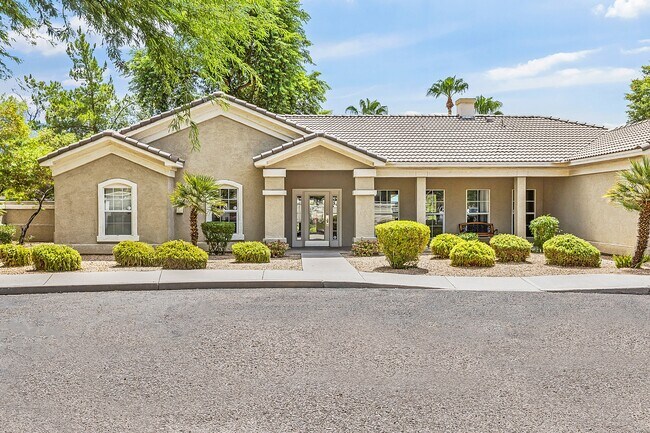 Tierra Antigua Apartments