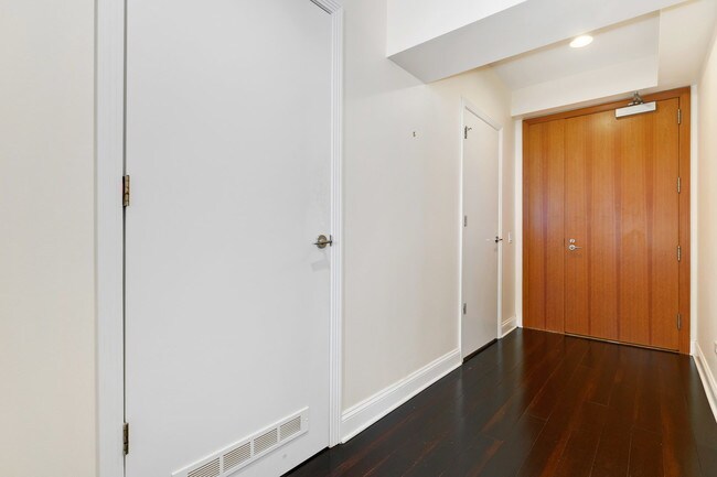 Photo - 501 N Clinton St Unit 901