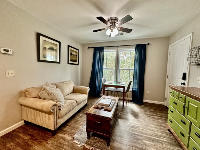 Photo - One Bedroom Apartment Available in The Heart of The Promenade! Unit #303