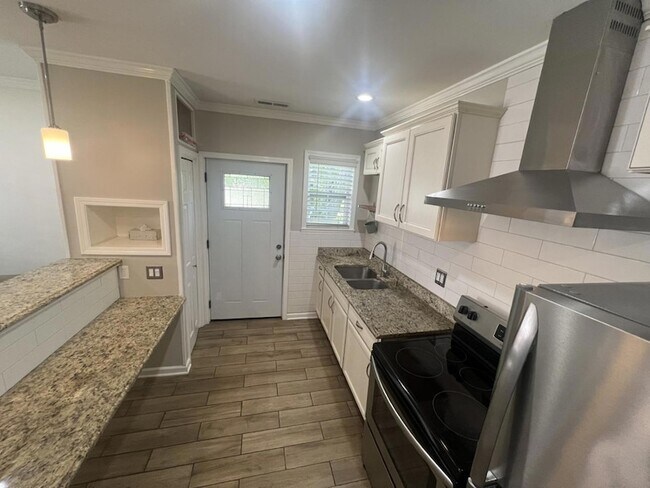 1464 Sawyer Rd
