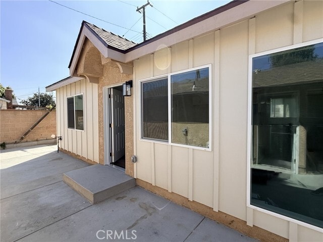 Building Photo - 1430 S California Ave
