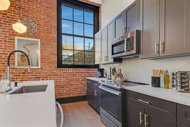 Photo - 1148 S Peters St Unidad ID1268760P