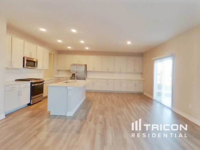 Photo - 2168 S Quincy Dr