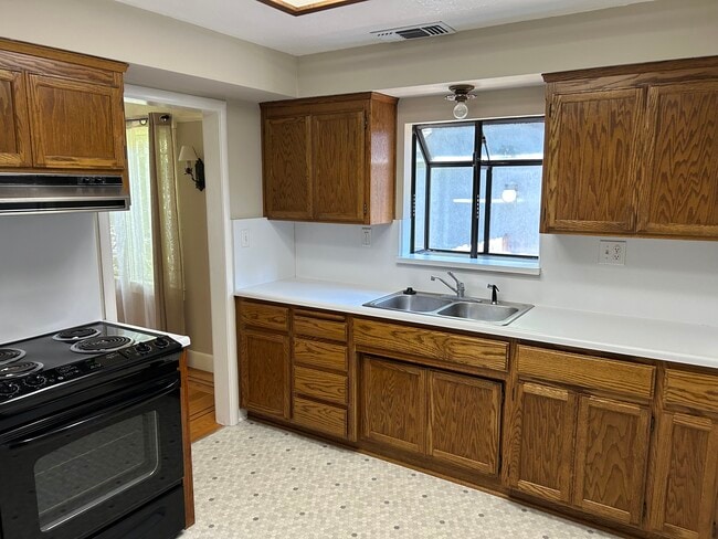 Photo - 1802 Caramay Way
