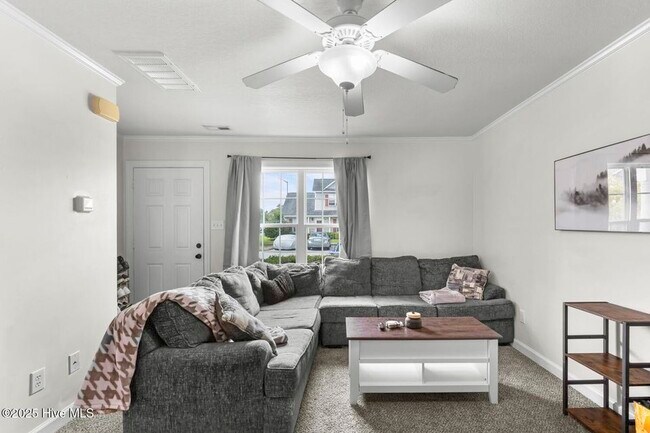 Photo - 100 Ashwood Dr