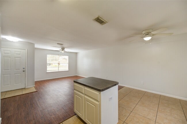 Building Photo - 7211 Towering Pine Ln