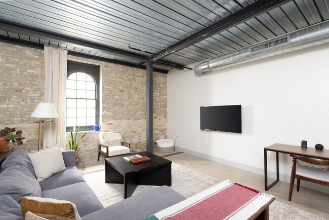 Photo - 1009 W Juneau Ave Unit ID1390079P