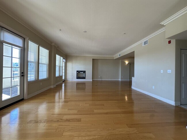 Photo - 88 S Broadway