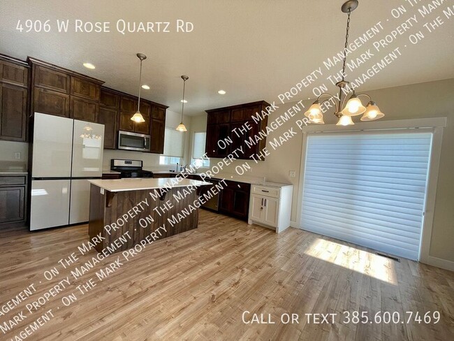 Photo - 4906 W Rose Quartz