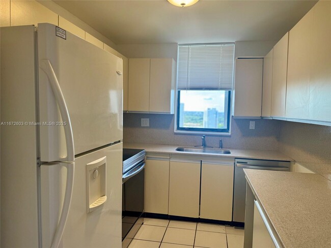 Photo - 18181 NE 31st Ct Unidad 2303 Rental