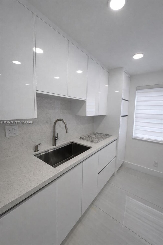 Photo - 6901 Cypress Rd Unit B17