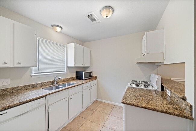 Photo - 3236 Scotch Moss Ln