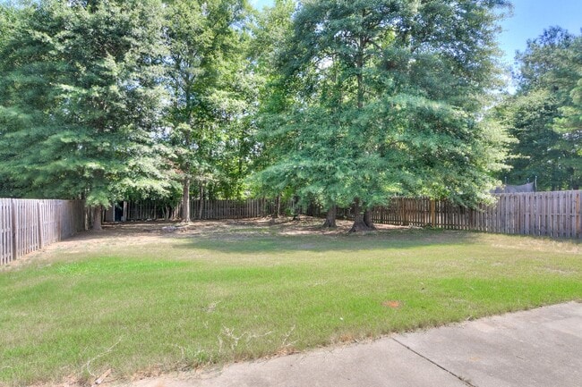 Photo - Beautiful 4 Bedroom in Great Neighborhood!