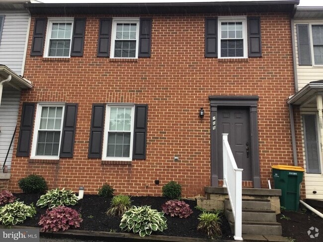 Building Photo - 205 Ringgold St Rental
