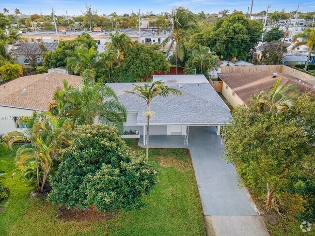 Building Photo - 50 NE 45th Ct Rental