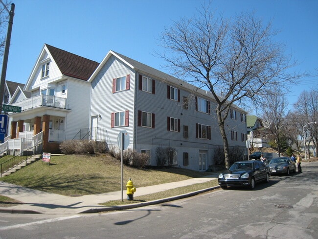 Building Photo - 3377 N Oakland Ave Rental