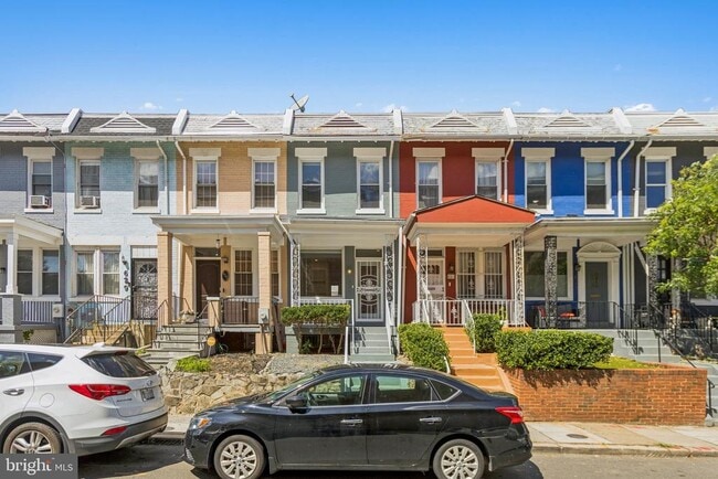 Building Photo - 625 Gresham Pl NW Rental